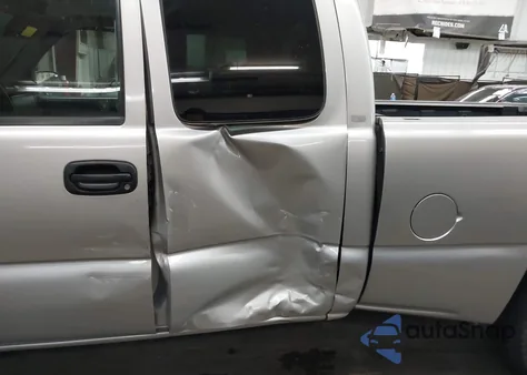 2004 Chevrolet Silverado 1500 Ls from USA, damaged, VIN 2GCEC19T141141282